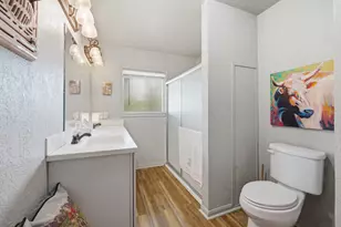 305 N Harvey St, Caldwell, TX 77836 - Photo 22