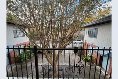 2501 Yoakum Boulevard #12, Houston, TX 77006 - Photo 2