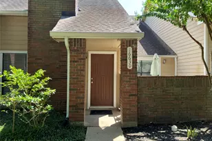 16630 Holly Trail Dr, Houston, TX 77058 - Photo 2