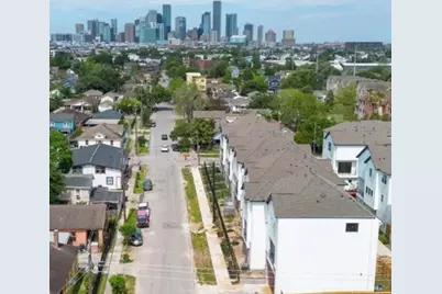 131 Eastwood Street Street, Houston, TX 77011 - Photo 4