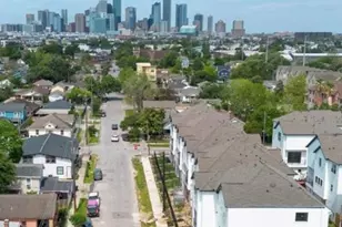 131 Eastwood Street St, Houston, TX 77011 - Photo 4