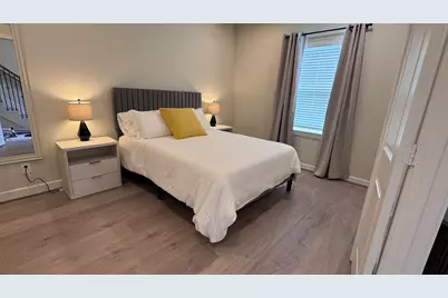 131 Eastwood Street Street, Houston, TX 77011 - Photo 36