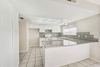 406 McConn Court, Houston, TX 77598 - Photo 8