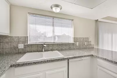 406 McConn Court, Houston, TX 77598 - Photo 12