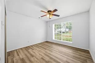 203 Wedgewood Ct, Oak Ridge North, TX 77386 - Photo 18
