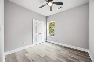 8512 Farqueson St, Houston, TX 77029 - Photo 14
