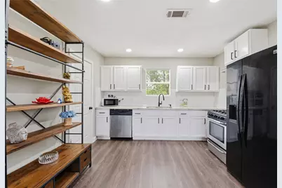 2217 Creston Drive, Houston, TX 77026 - Photo 16