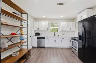 2217 Creston Dr, Houston, TX 77026 - Photo 16