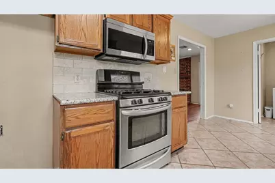3119 Kathleen Drive, Mont Belvieu, TX 77523 - Photo 8