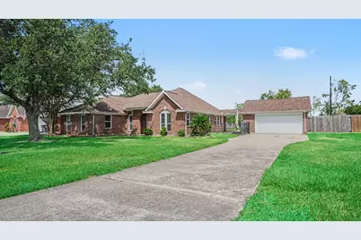 3119 Kathleen Drive, Mont Belvieu, TX 77523 - Photo 4