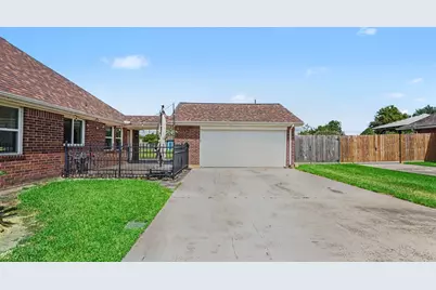 3119 Kathleen Drive, Mont Belvieu, TX 77523 - Photo 32