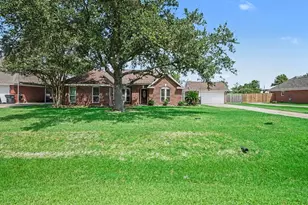 3119 Kathleen Dr, Mont Belvieu, TX 77523 - Photo 2