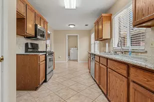 3119 Kathleen Dr, Mont Belvieu, TX 77523 - Photo 8