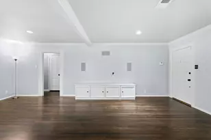 1328 Bingle Rd, Houston, TX 77055 - Photo 8