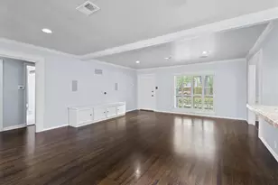 1328 Bingle Rd, Houston, TX 77055 - Photo 10