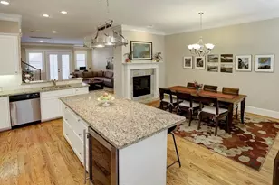 916 Lawrence St, Houston, TX 77008 - Photo 2