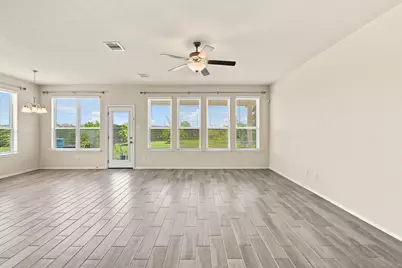693 Forest Bend Lane, La Marque, TX 77568 - Photo 12