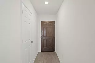 15630 Pennfield Point Ct, Houston, TX 77044 - Photo 4