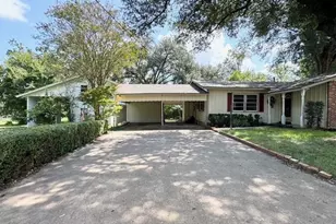 206 N 9th St, Crockett, TX 75835 - Photo 16