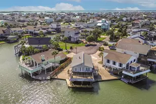 1302 Coral Way, Tiki Island, TX 77554 - Photo 1