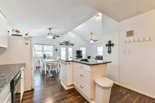 1302 Coral Way, Tiki Island, TX 77554 - Photo 14