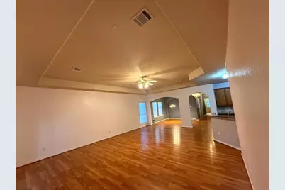 10110 Gil Jr Ln, Houston, TX 77075 - Photo 4