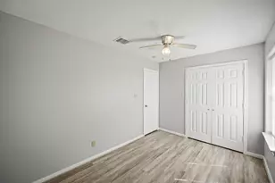 4636 Mayflower St, Houston, TX 77033 - Photo 10