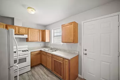 4636 Mayflower Street, Houston, TX 77033 - Photo 6