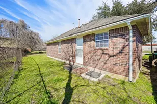 4636 Mayflower St, Houston, TX 77033 - Photo 12
