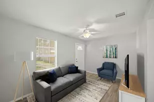 4636 Mayflower St, Houston, TX 77033 - Photo 2