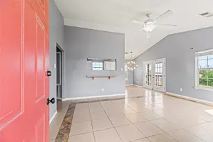 7228 Highland Bayou Dr, Hitchcock, TX 77563 - Photo 2