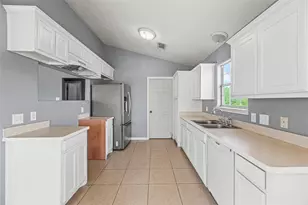 7228 Highland Bayou Dr, Hitchcock, TX 77563 - Photo 6