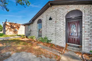 8011 La Roche Ln, Houston, TX 77036 - Photo 8