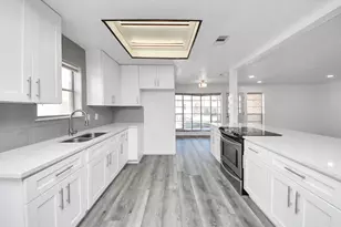 8011 La Roche Ln, Houston, TX 77036 - Photo 24
