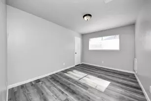 8011 La Roche Ln, Houston, TX 77036 - Photo 34