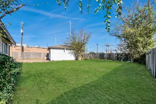 8011 La Roche Ln, Houston, TX 77036 - Photo 42