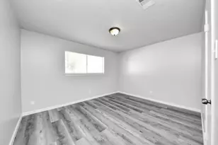 8011 La Roche Ln, Houston, TX 77036 - Photo 36