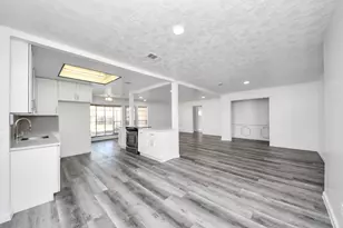 8011 La Roche Ln, Houston, TX 77036 - Photo 16