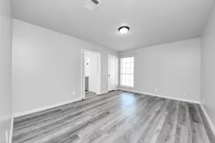 8011 La Roche Ln, Houston, TX 77036 - Photo 28