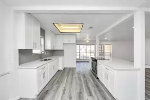 8011 La Roche Ln, Houston, TX 77036 - Photo 18