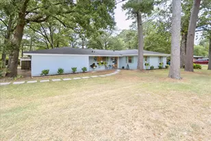 1302 Shadybrook Ln, Lufkin, TX 75904 - Photo 1