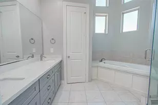 8903 Spring Knoll Forest Dr, Houston, TX 77080 - Photo 12