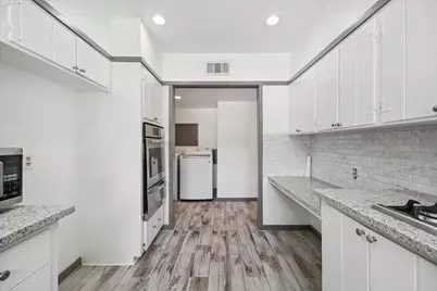 10807 Beinhorn Road, Houston, TX 77024 - Photo 8