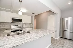 820 Threadneedle St, Houston, TX 77079 - Photo 2