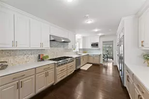 7903 Burgoyne Rd, Houston, TX 77063 - Photo 8