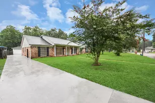 1319 Forsythe Ln, Houston, TX 77073 - Photo 2