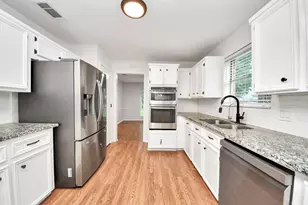 1319 Forsythe Ln, Houston, TX 77073 - Photo 8