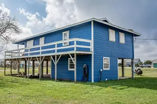 448 Stovall Dr, Palacios, TX 77465 - Photo 8