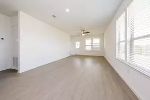 15243 Canyon Rapids Rd, Conroe, TX 77302 - Photo 4