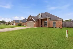 110 Sir Cameron, Lumberton, TX 77657 - Photo 4